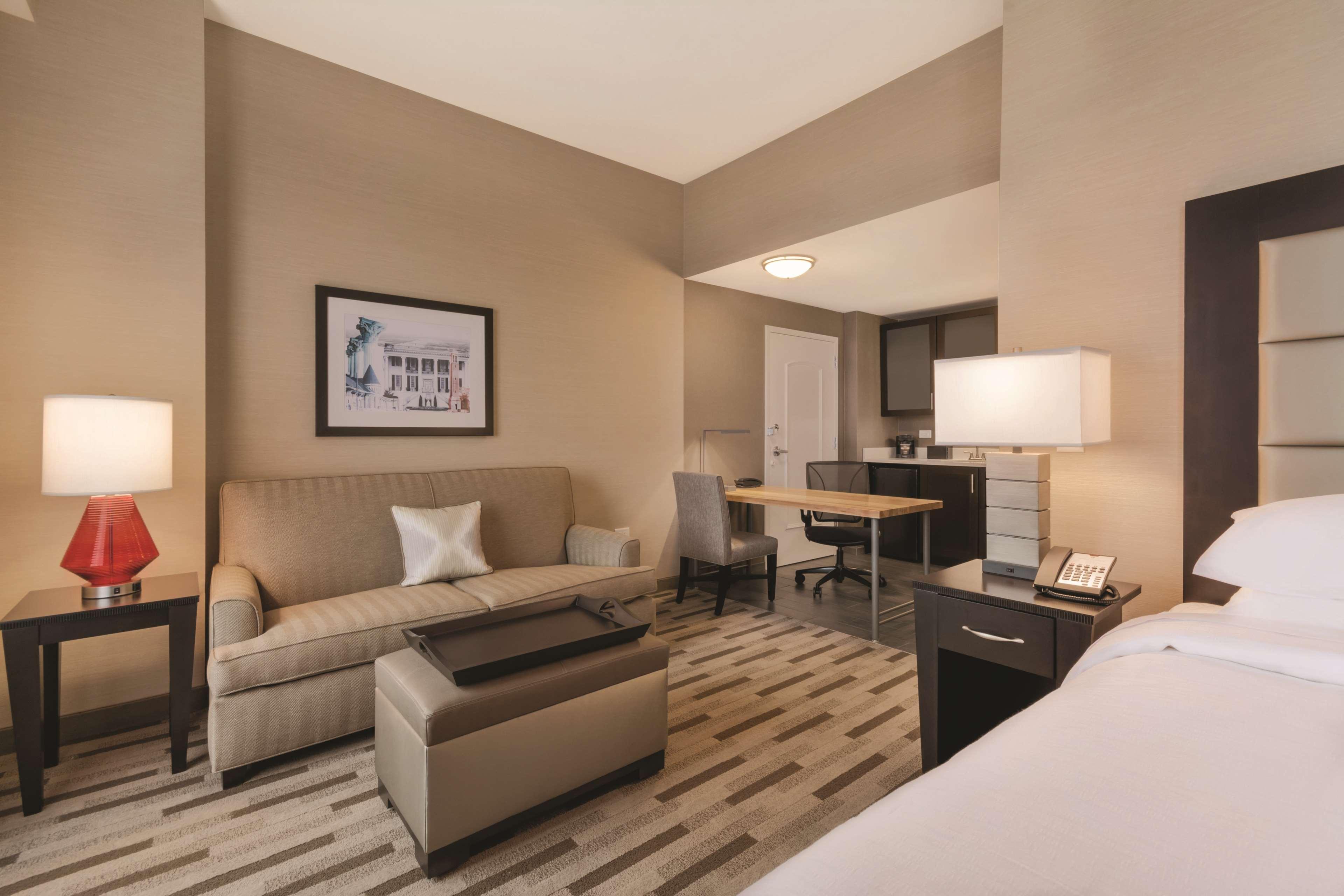 Hotel Embassy By Hilton Alabama Downtown